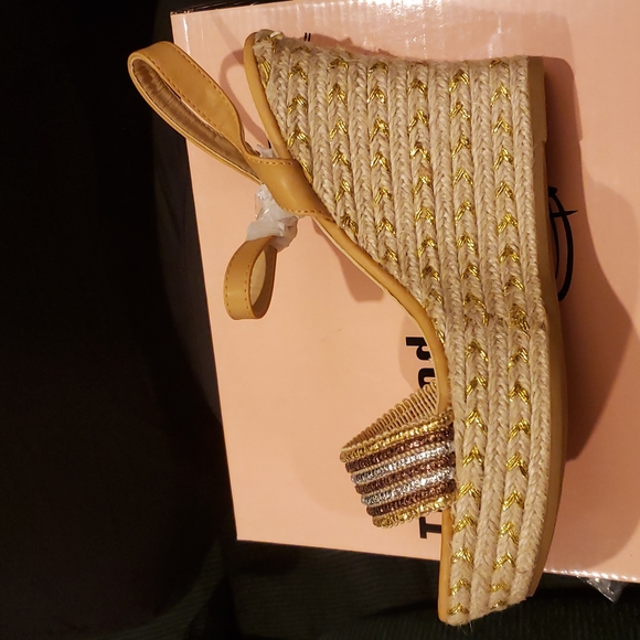 TOP Moda New ROYAL-1 Espadrille Platform Wedge Sandals Womens 10 NWT Gold Silver - Picture 4 of 15